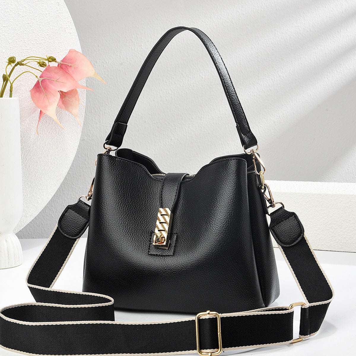 Women's Large Capacity Bucket Bag