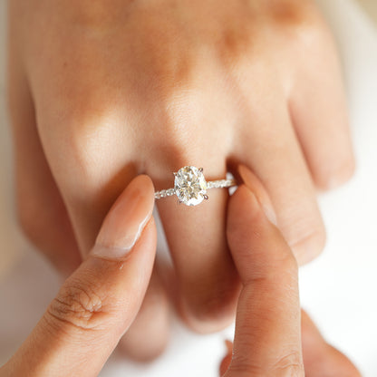 Sterling Silver Egg-shaped Big Diamond Ring