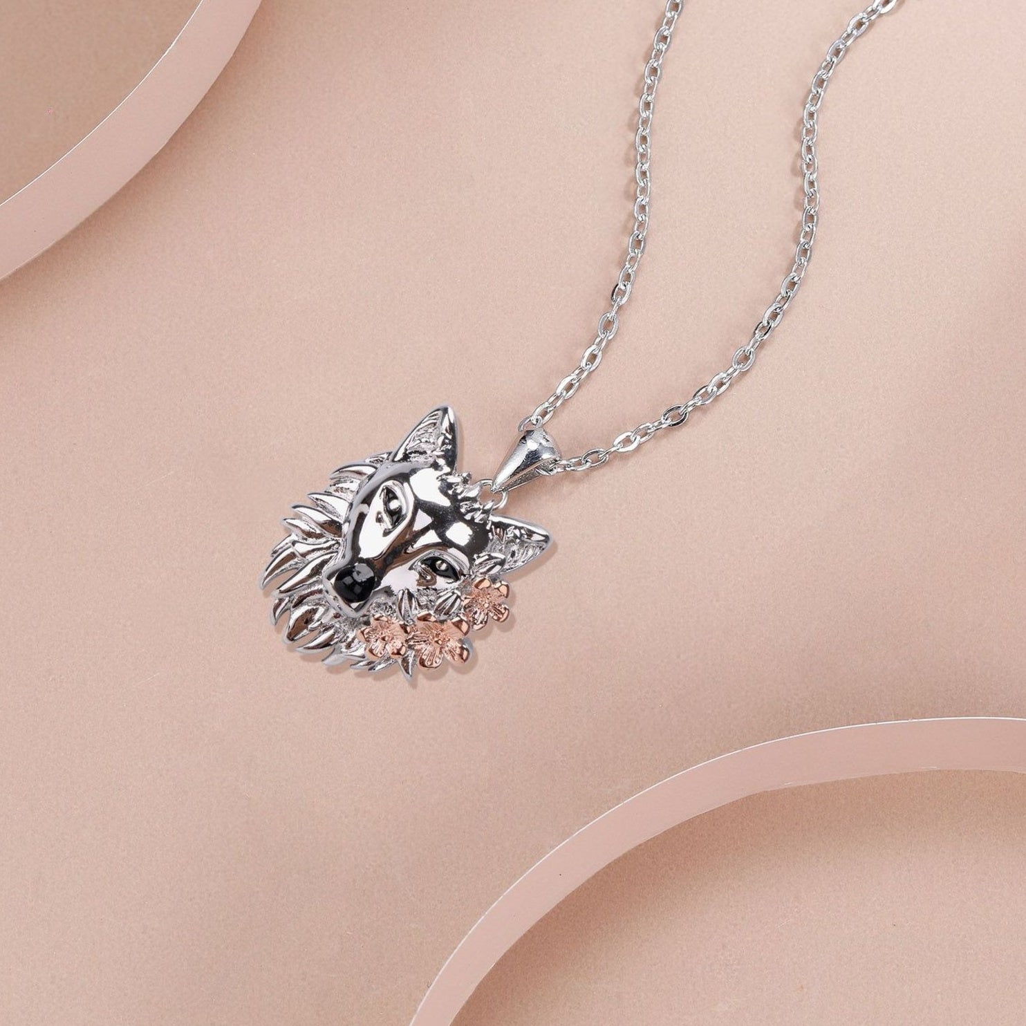 Retro Domineering Wolf Head Necklace