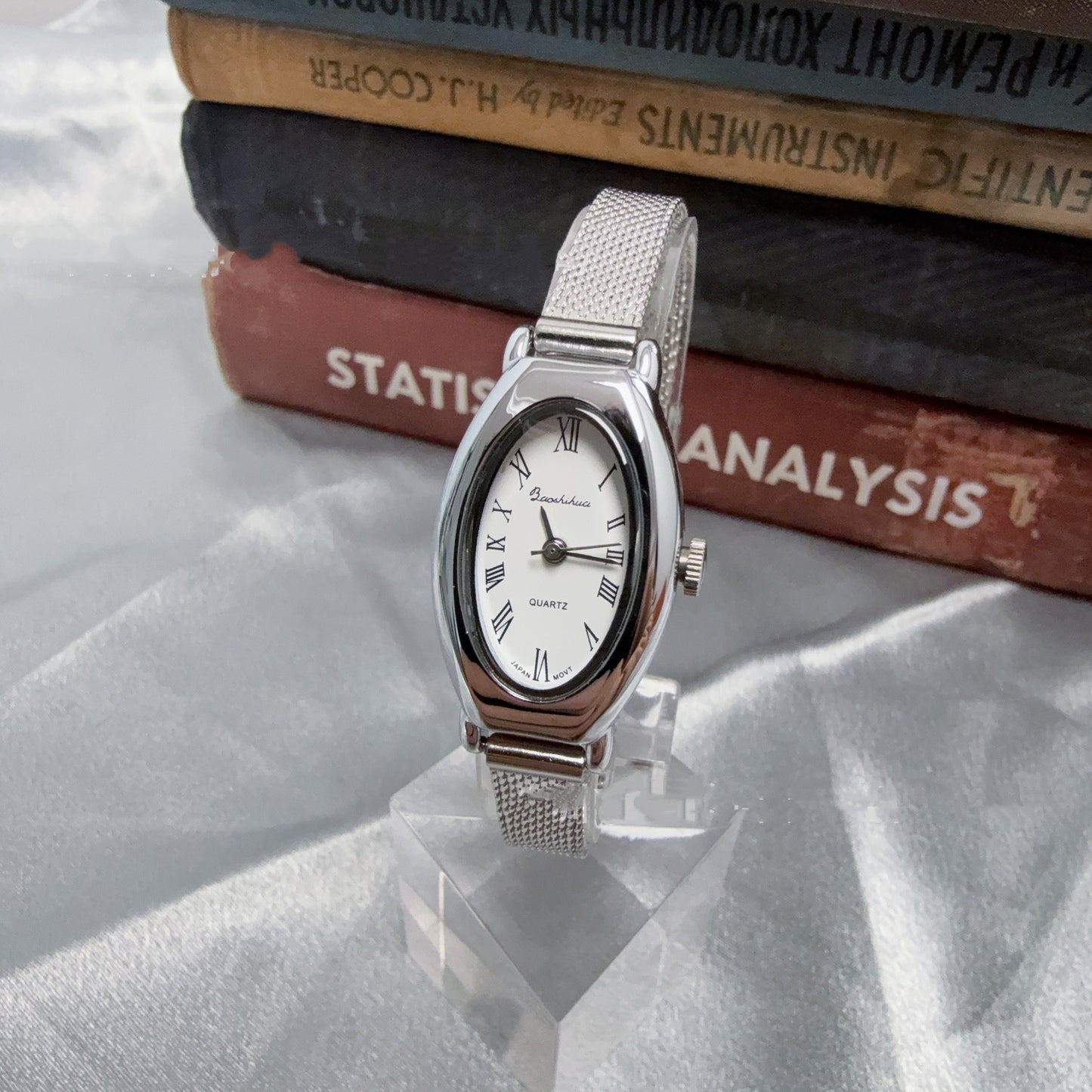 Oval Mesh Belt Retro Watch