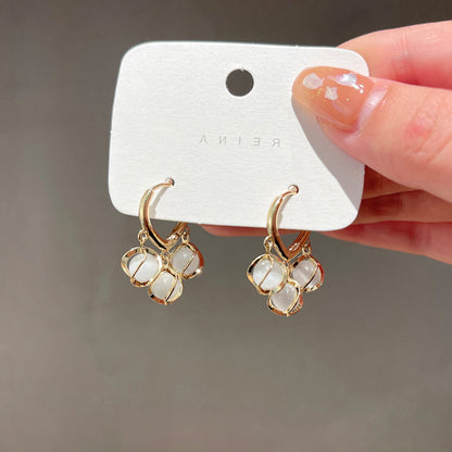 Simple Lily Earrings