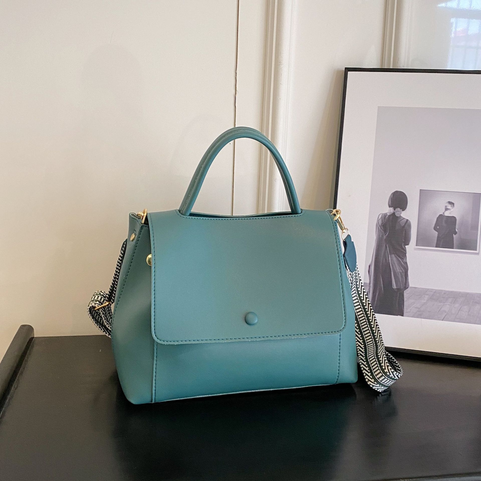 Elegant Shoulder Messenger Bag