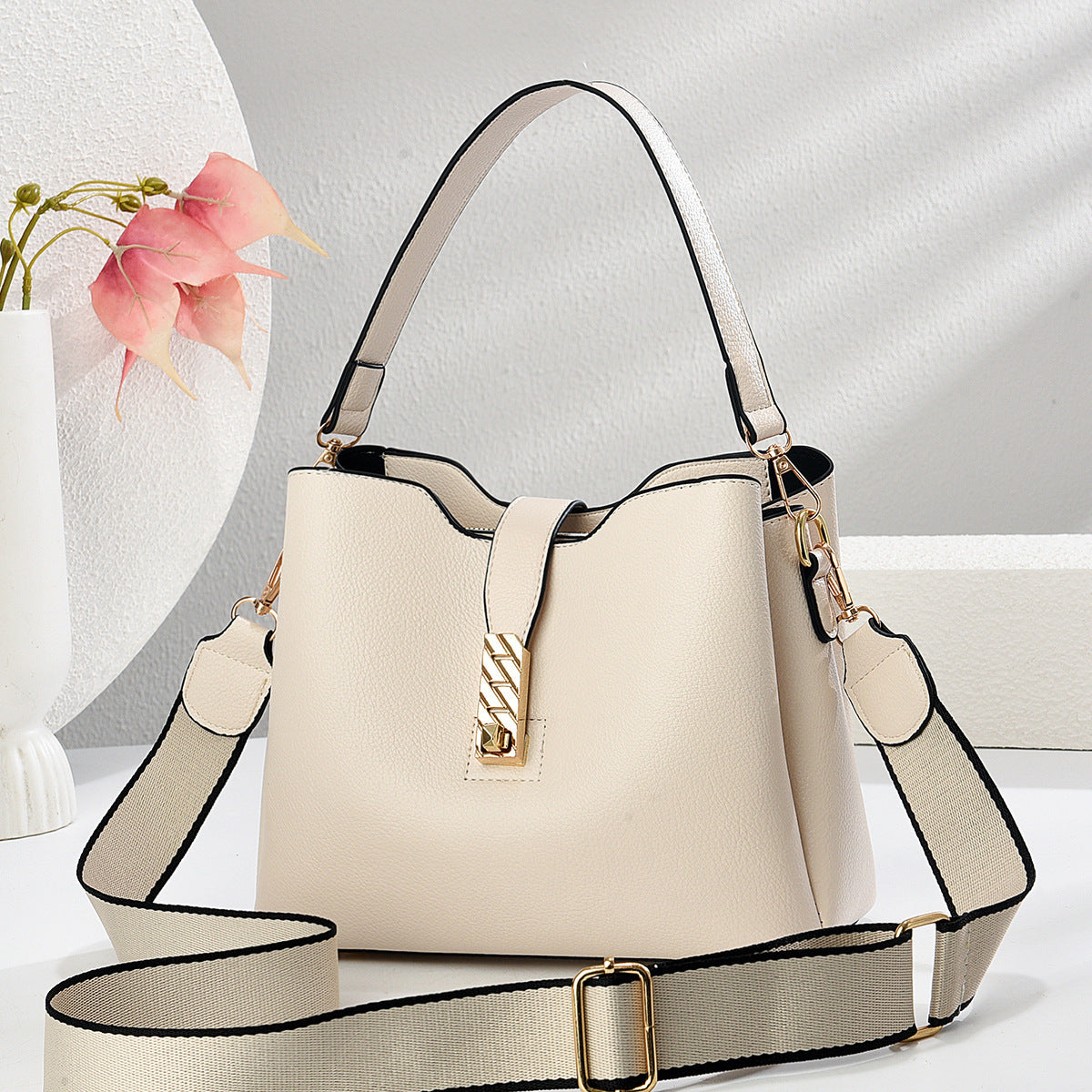 Women's Large Capacity Bucket Bag