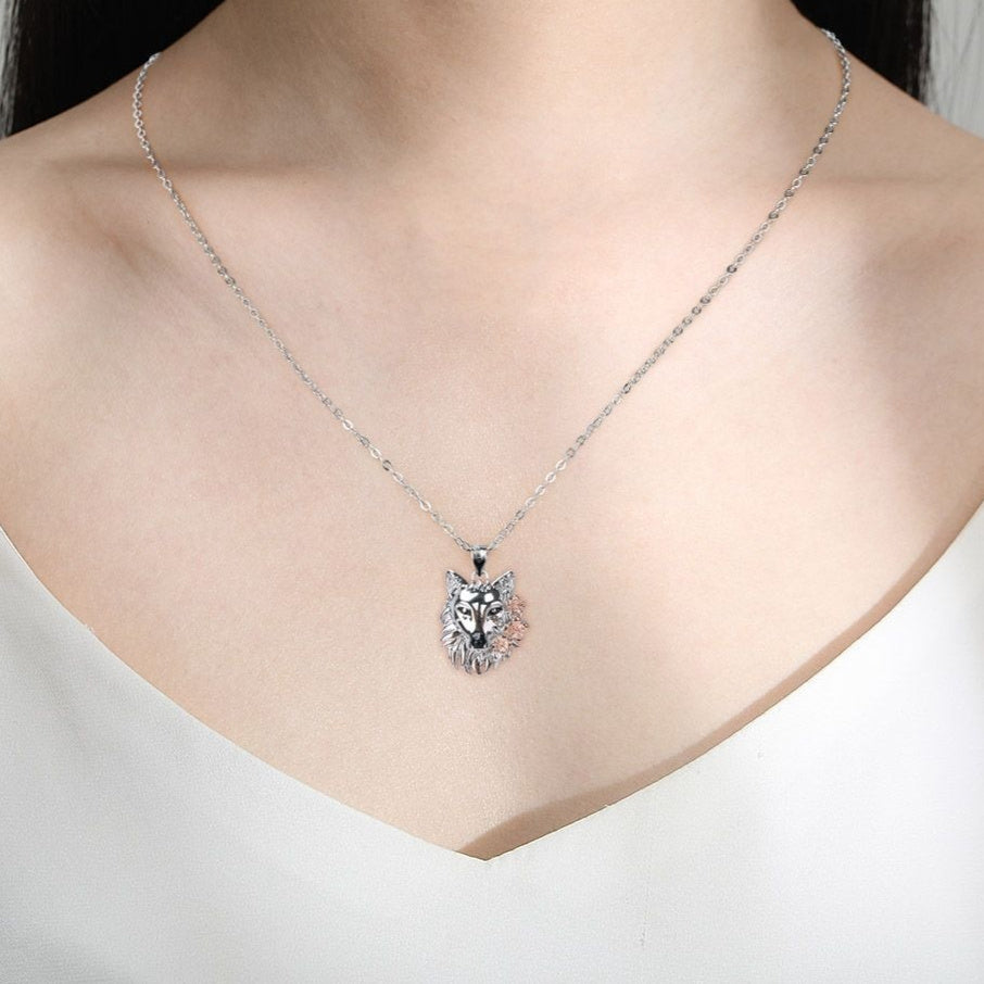 Retro Domineering Wolf Head Necklace