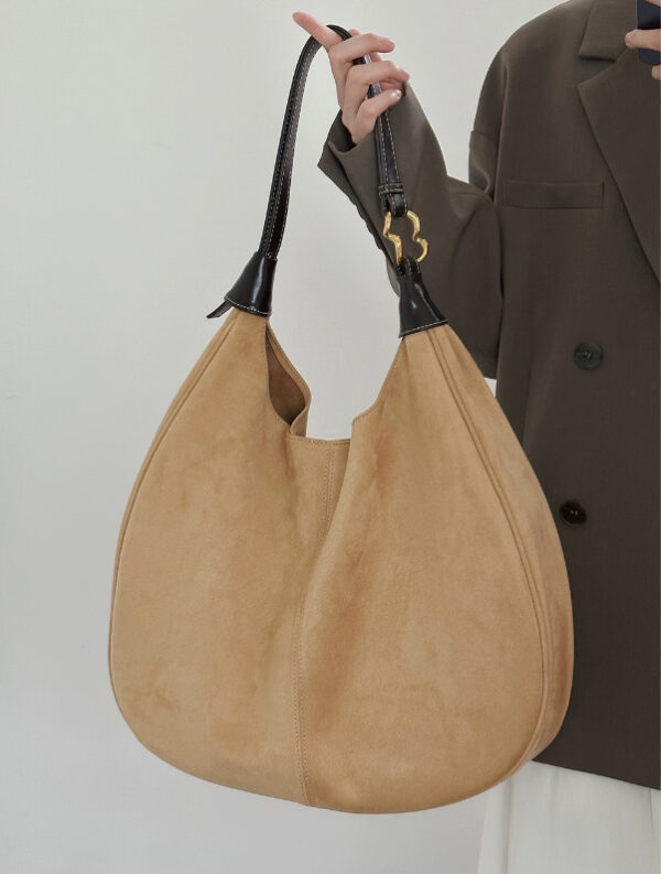 Large-capacity Velvet Shoulder Bag - Image 3