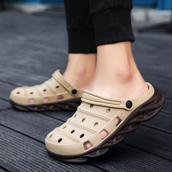 Men's Closed Toe Lightweight Crocs Style Sandals