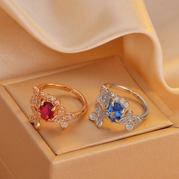 Three-flower Gemstone Ring - Image 2