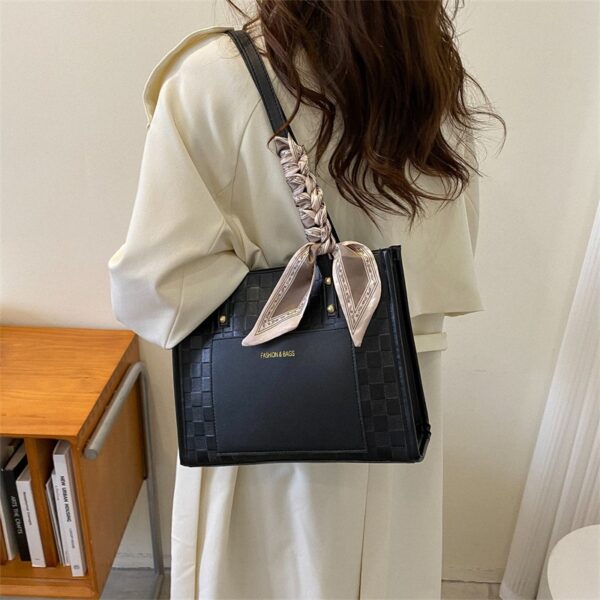 Korean Style Contrast Color One Shoulder Underarm Crossbody Bag - Image 3