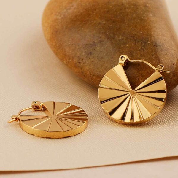 Exaggerated Scallop Earrings - Image 4