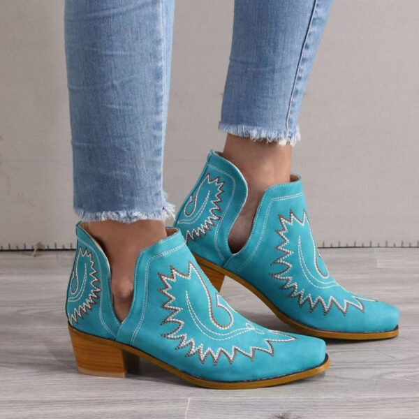 Women's Embroidered Chunky Heel Pointed-toe Short Tube Boots