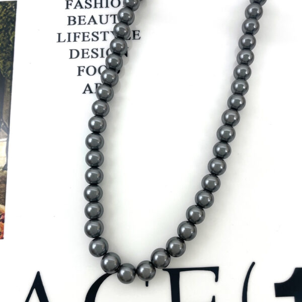 Retro Women's Simple Black Pearl Necklace - Image 6