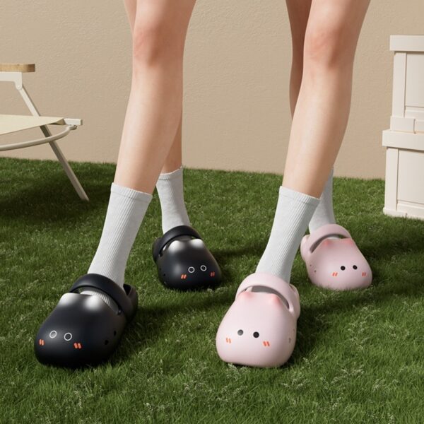 Cartoon Cat Closed-Toe Slippers