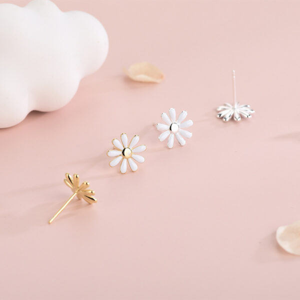 Sterling Sweet Daisies Stud Earrings