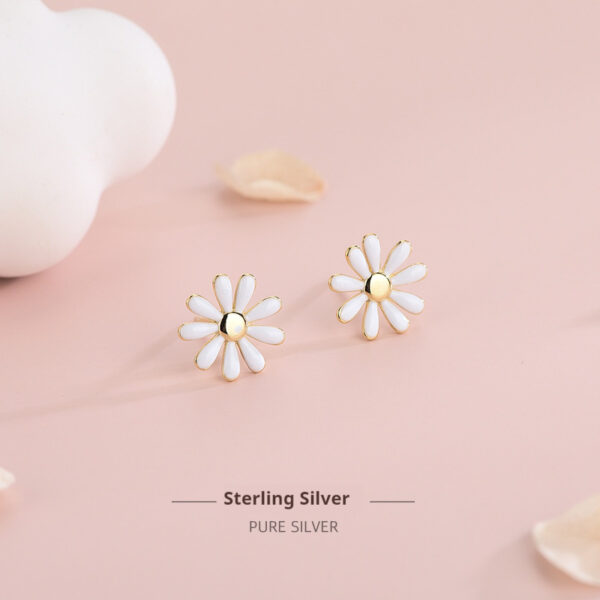 Sterling Sweet Daisies Stud Earrings - Image 5