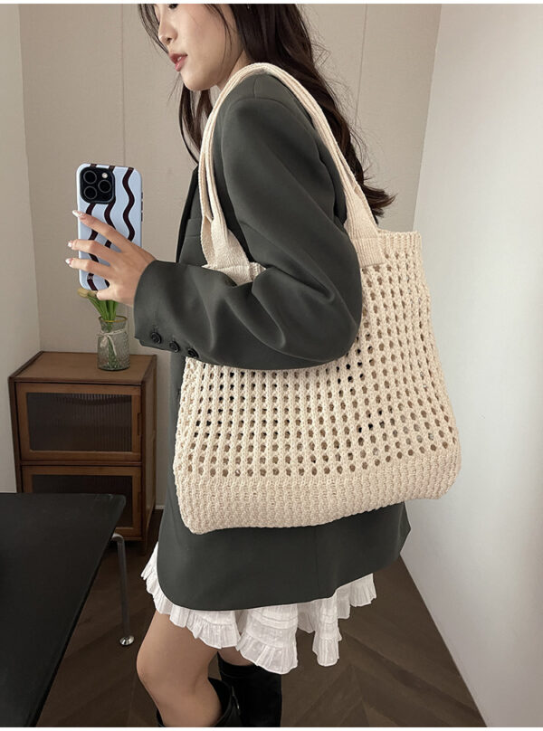 Women's Hollow Knitted Large Capacity Shoulder Bag - Image 4