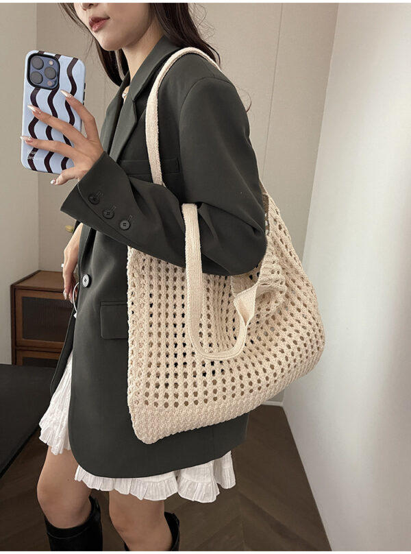 Women's Hollow Knitted Large Capacity Shoulder Bag - Image 3